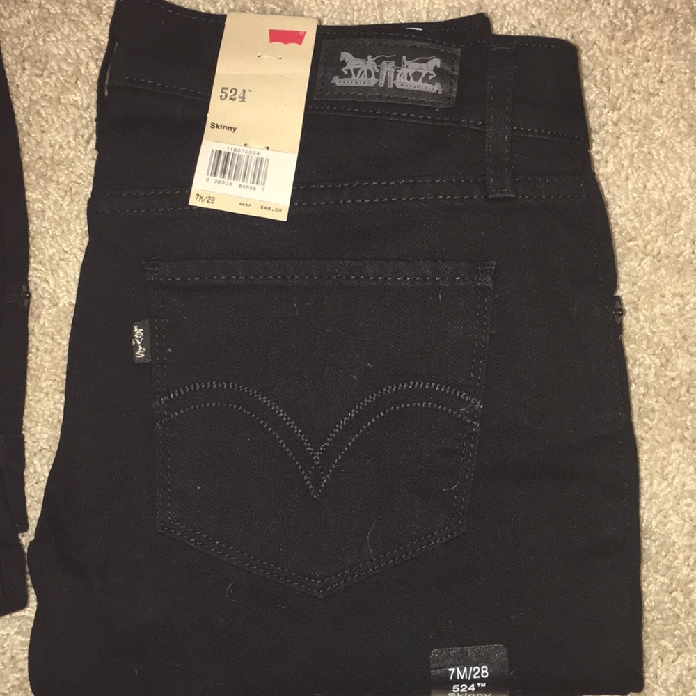 524 Levi’s jeans
